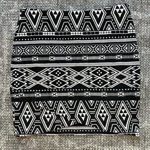H&M Black and White Geometric Pencil Skirt